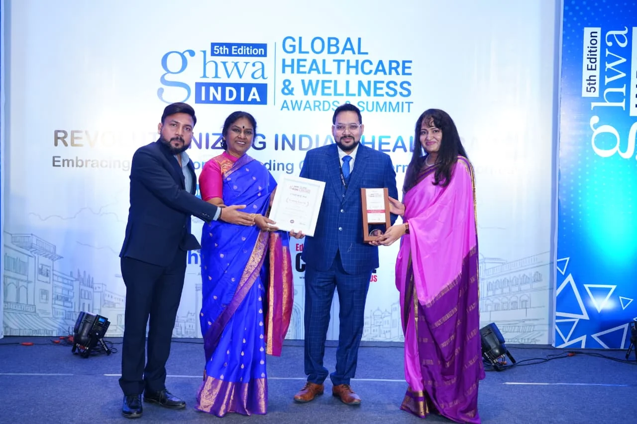 Dr. Ashwin Kumar Pal receiving recognition at the Global Healthcare and Wellness Awards and Summit